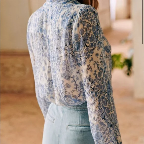 Sezane Abelia Foral Blue Wrap Top in Alacazar - Picture 2 of 8